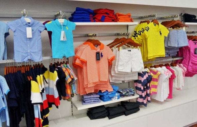 κατάστημα παιδικών ρούχων