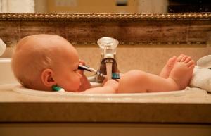 성공적으로 유아를 목욕시키는 방법
