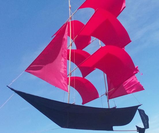 Sailing Ship Kite -- nejlepší draci