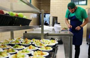 Daniel Giusti จะช่วยประหยัดอาหารกลางวันของโรงเรียน 75 เซ็นต์ต่อครั้ง