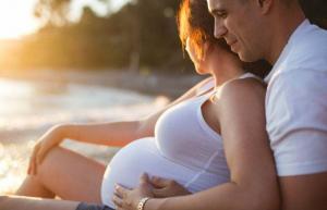 4 populiariausi gimdymo metodai ir kaip jie apima tėčius