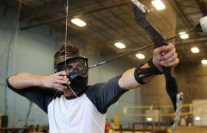 Arrow Tag — це вид спорту, який поєднує стрільба з лука та вишивання