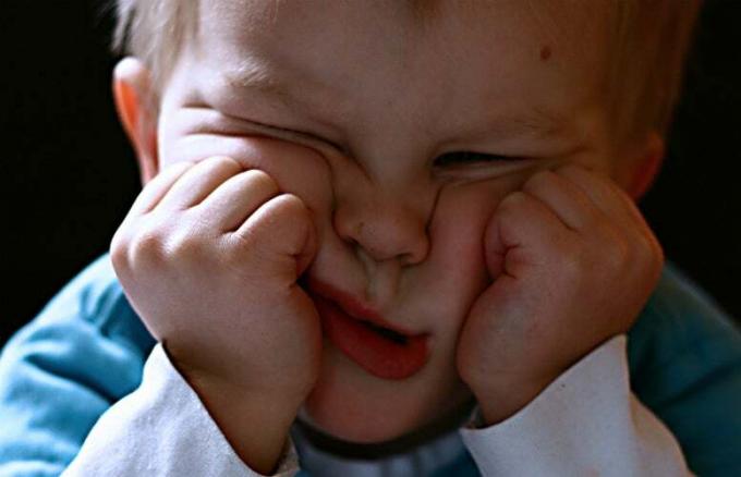 Vetenskapen bakom varför barn får raserianfall