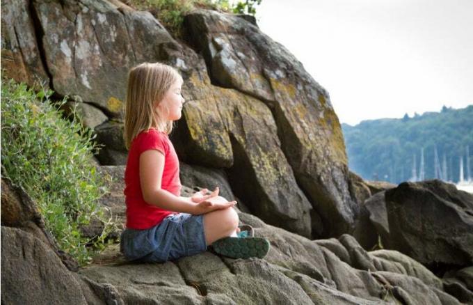 Kako biti previden starš od strokovnjaka za meditacijo Andyja Puddicombea 