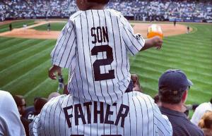 كيف تساعد لعبة البيسبول في تحقيق أقصى استفادة من أن تكون أبًا بدوام جزئي