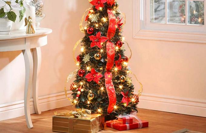 Uznirstošie koki ir vienkārši saliekamā Ziemassvētku eglīte, kas jums nepieciešama jūsu dzīvē