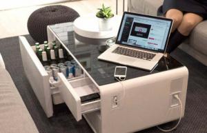 Sobro est une table basse « intelligente » avec un réfrigérateur intégré