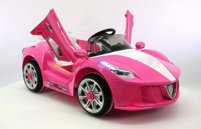Ferrari Spider -- mobil tumpangan mewah untuk anak-anak