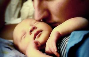 La ciencia del olfato del bebé recién nacido: por qué todos quieren oler a su hijo