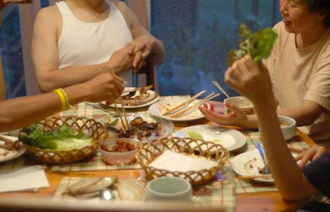 makan malam keluarga