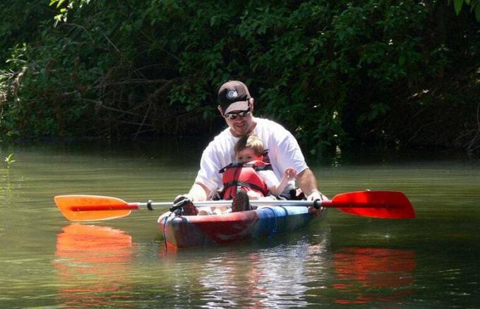 พ่อลูกพายเรือคายัค