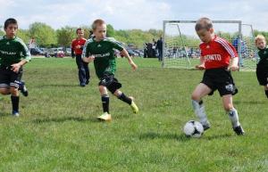 Zakaj treniram nogometno ekipo svojega sina, čeprav sem v odraščanju sovražil šport