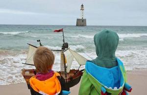 Playmobil Piratskepp seglar från Skottland till Norge