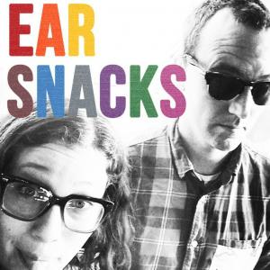 Andrew & Polly „Ear Snacks” este un podcast pentru copii cu copii