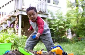 子供のための安全性：あなたの裏庭が安全であることを確認する方法