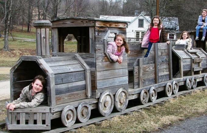 barn som sitter i irland tåg