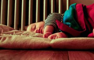 5 faktaa lapsista ja unesta, jotka eivät ole faktoja ollenkaan