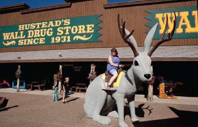 Wall-Drug-Road-Trip