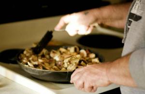 Γιατί οι Αμερικανοί τρώνε περισσότερο έξω και μαγειρεύουν λιγότερο;