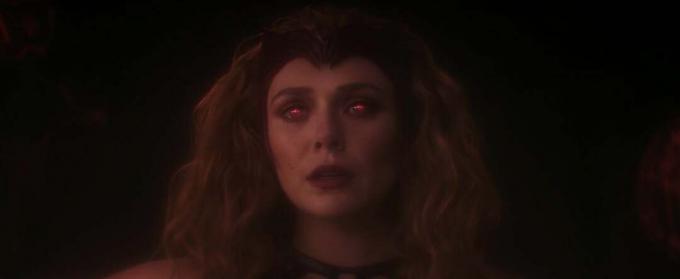 Gli occhi di Wanda si illuminano di rosso nella scena post-crediti di " WandaVision"