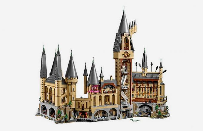 Nov komplet Lego Harry Potter Hogwarts Castle je sestavljen iz 6020 kosov
