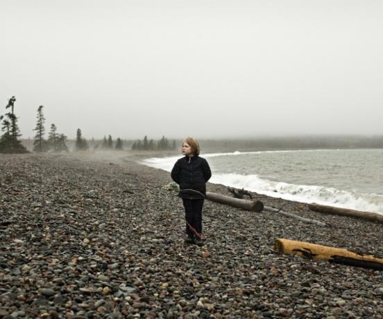 Jesse Burke fotós bemutatja lányát a természetnek 