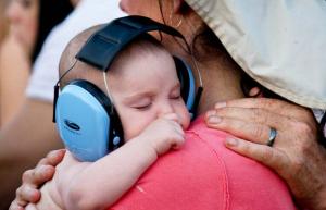 تظهر الأبحاث أن موسيقى تكنو تساعد على نمو الأطفال في أنبوب الاختبار