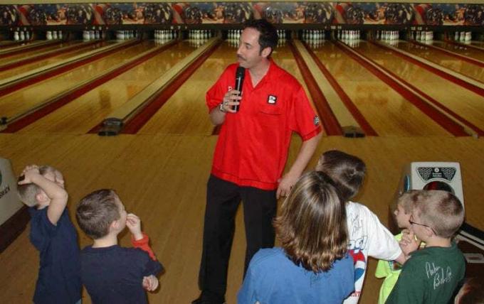 Comment apprendre à votre enfant à jouer au bowling