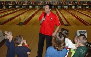 Jak naučit děti hrát bowling od člena síně slávy PBA
