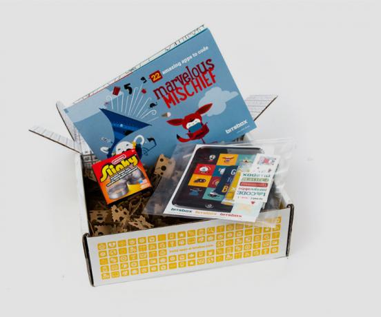 Ако искате вашето дете да измисли бъдещето (или поне да работи в него) - абонаментни кутии за играчки