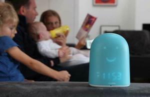Urban Hello REMI er et vækkeur og babyalarm til børn