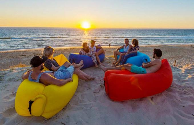 Geriausia paplūdimio kėdė: „Fatboy“ pripučiama sofa yra mūsų mėgstamiausia sėdynė