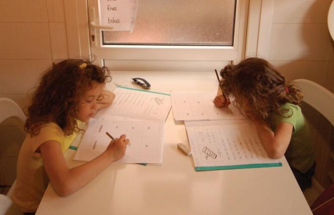 cómo reducir el estrés de los niños con las tareas escolares