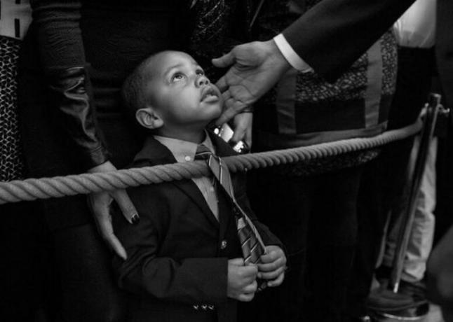 Pete Souza Obama in Boy