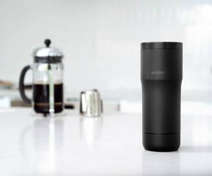 Ember Smart kavos puodelis palaiko gėrimų temperatūrą