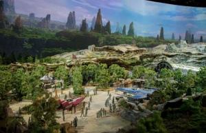 Disney izdod fotoattēlus un video no tematiskajiem parkiem "Zvaigžņu kari".
