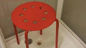 Hvordan en far fik sine bolde fanget i Ikea-møbler