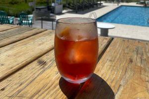 Лесни летни напитки: 10 коктейла, които изискват само три съставки