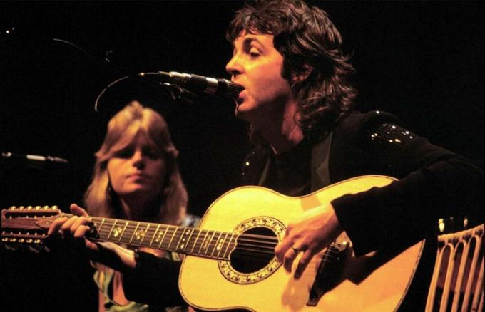 John Lennon contre Paul McCartney: Pourquoi les papas préfèrent le Beatle le plus heureux
