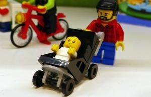 LEGO, 휠체어 미니피겨 출시